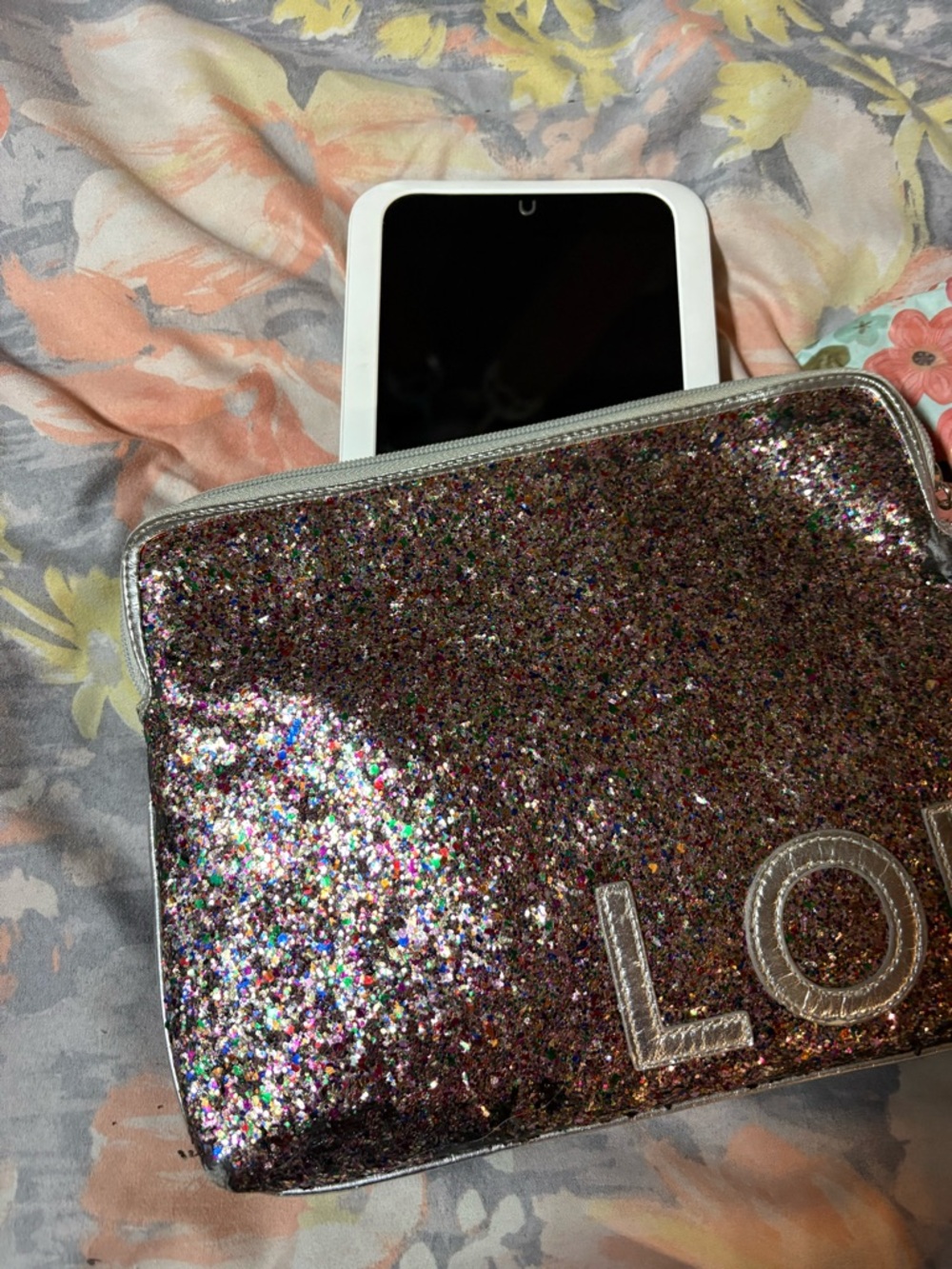 Nook White Tablet with Multi-Glitter Kids Sleeve